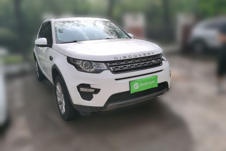 Used Land Rover Discovery Sport 2017 2.0T SE Front Right 45 Deg