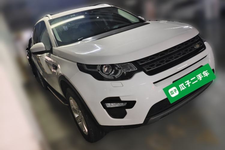 Used Land Rover Discovery Sport 2017 2.0T SE Front Right 45 Deg