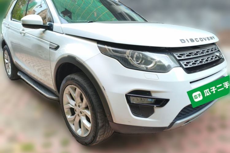 Used Land Rover Discovery Sport 2017 2.0T HSE LUXURY Front Right 45 Deg