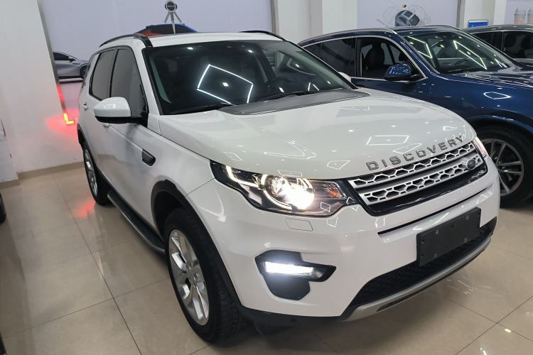 Used Land Rover Discovery Sport 2017 2.0T HSE Front Right 45 Deg