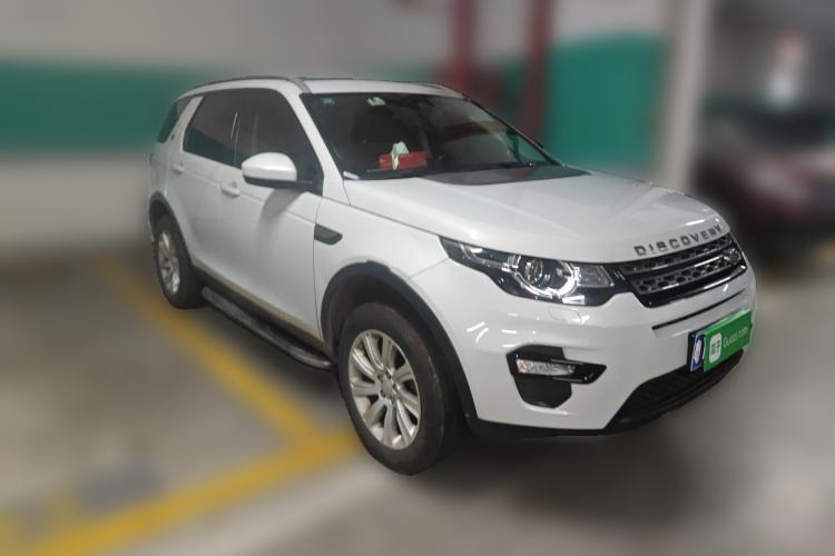 Used Land Rover Discovery Sport 2017 2.0T SE Front Right 45 Deg