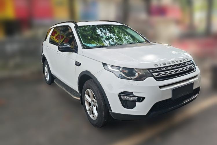 Used Land Rover Discovery Sport 2017 2.0T PURE Front Right 45 Deg