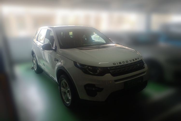 Used Land Rover Discovery Sport 2017 2.0T PURE Front Right 45 Deg