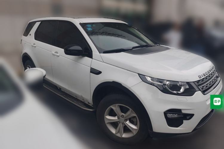 Used Land Rover Discovery Sport 2017 2.0T PURE Front Right 45 Deg