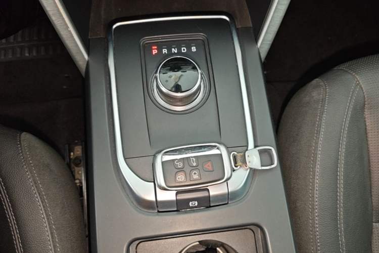 Used Land Rover Discovery Sport 2017 2.0T HSE Gear Lever