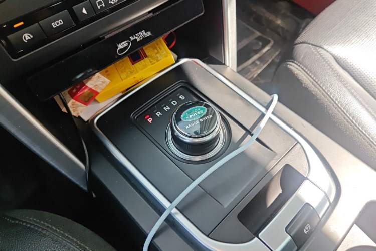 Used Land Rover Discovery Sport 2017 2.0T HSE Gear Lever