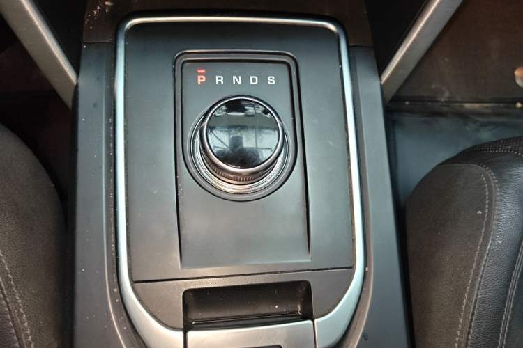 Used Land Rover Discovery Sport 2017 2.0T HSE Gear Lever