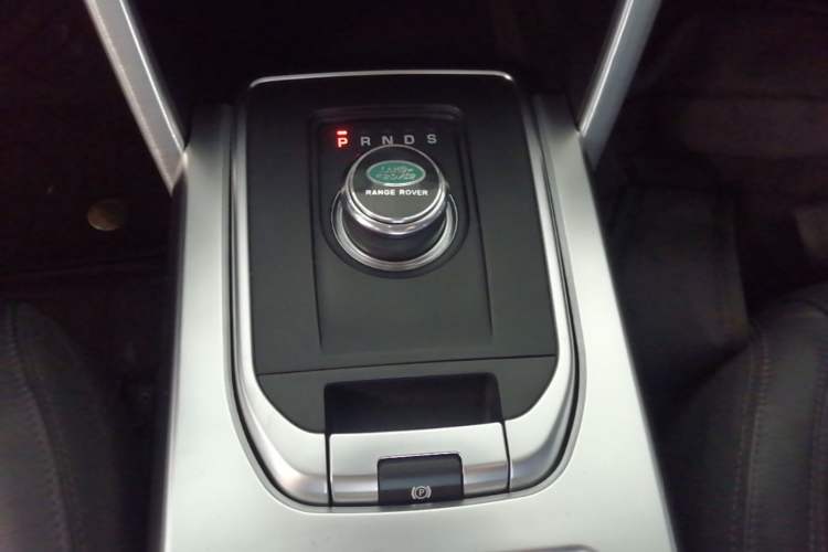 Used Land Rover Discovery Sport 2017 2.0T SE Gear Lever