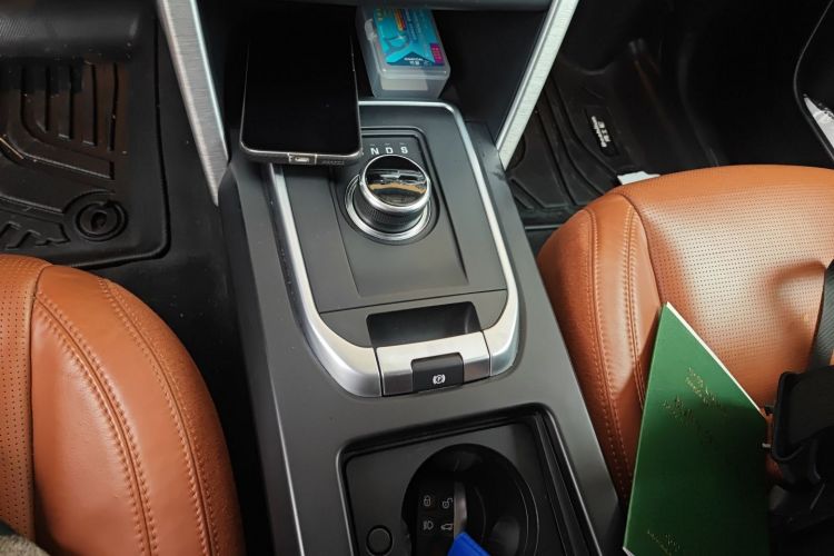 Used Land Rover Discovery Sport 2017 2.0T HSE LUXURY Gear Lever