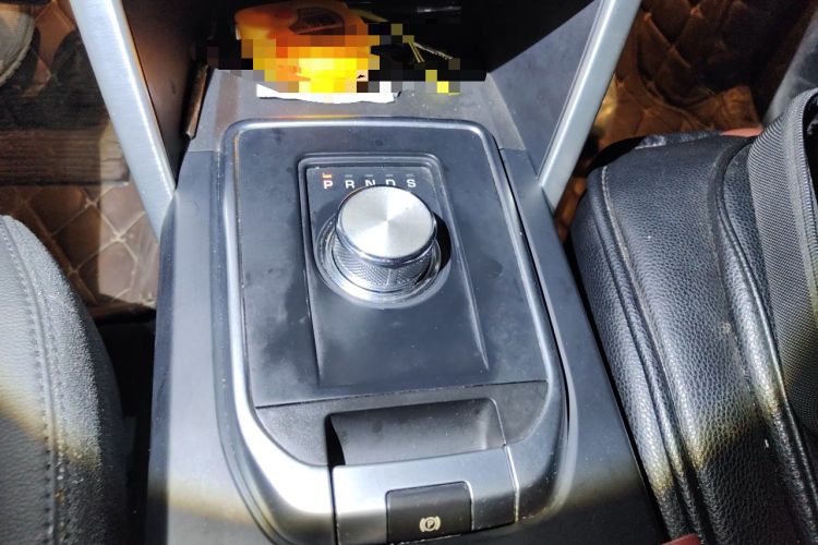 Used Land Rover Discovery Sport 2017 2.0T SE Gear Lever