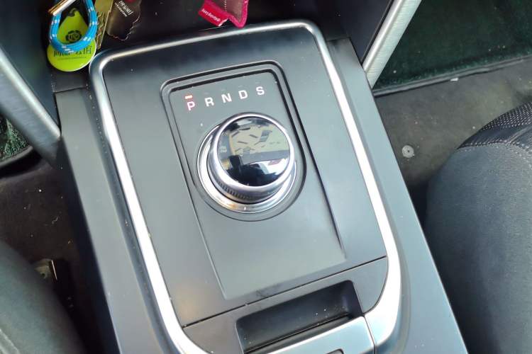 Used Land Rover Discovery Sport 2017 2.0T HSE Gear Lever