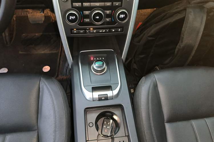 Used Land Rover Discovery Sport 2017 2.0T HSE Gear Lever