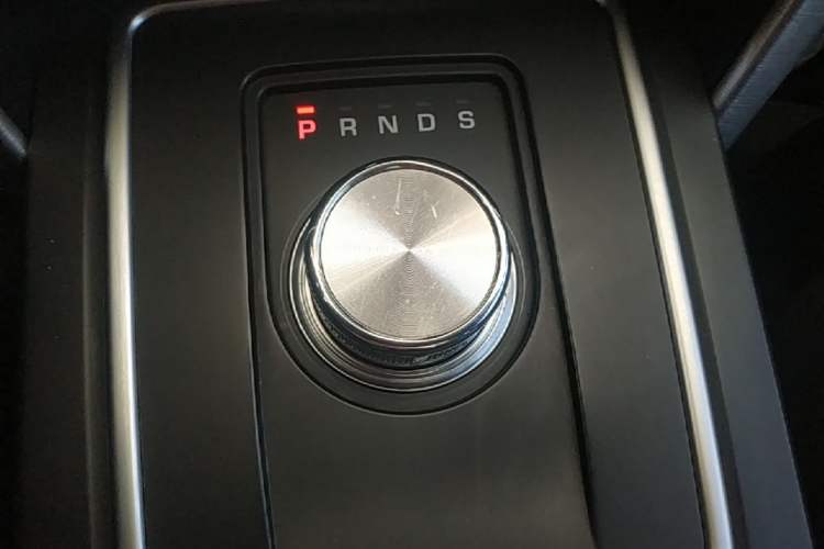 Used Land Rover Discovery Sport 2017 2.0T HSE Gear Lever
