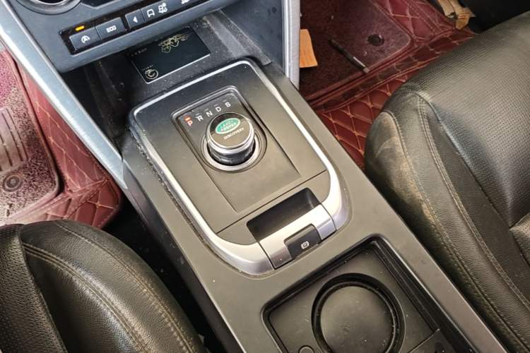 Used Land Rover Discovery Sport 2017 2.0T SE Gear Lever