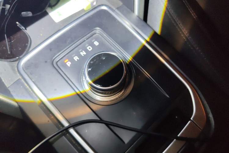 Used Land Rover Discovery Sport 2017 2.0T SE Gear Lever