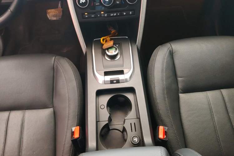 Used Land Rover Discovery Sport 2017 2.0T HSE Gear Lever