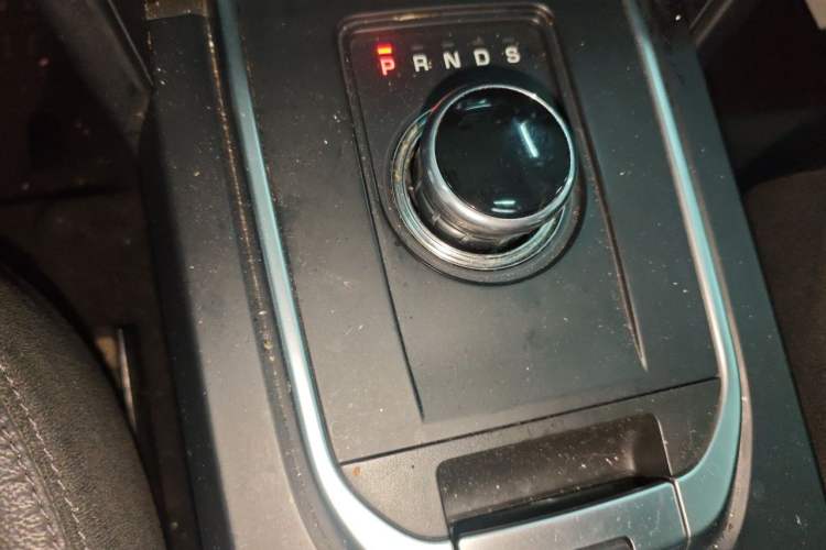 Used Land Rover Discovery Sport 2017 2.0T PURE Gear Lever