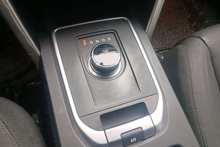 Used Land Rover Discovery Sport 2017 2.0T HSE Gear Lever