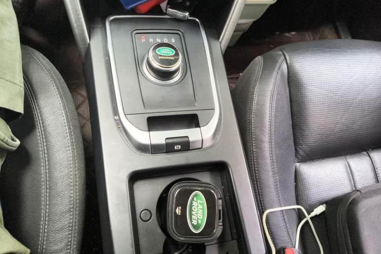 Used Land Rover Discovery Sport 2017 2.0T SE Gear Lever