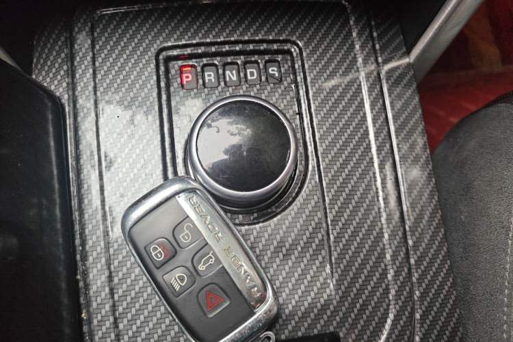 Used Land Rover Discovery Sport 2017 2.0T SE Gear Lever