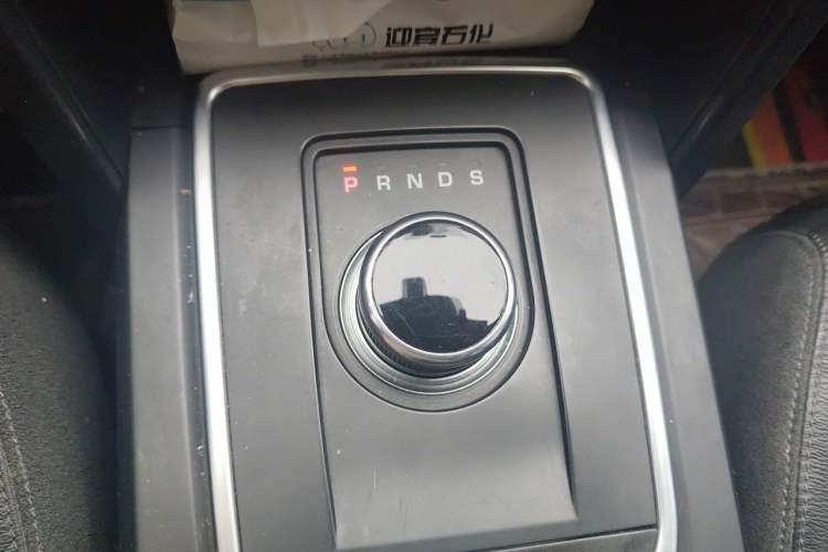 Used Land Rover Discovery Sport 2017 2.0T PURE Gear Lever
