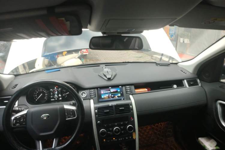 Used Land Rover Discovery Sport 2017 2.0T HSE Headliner