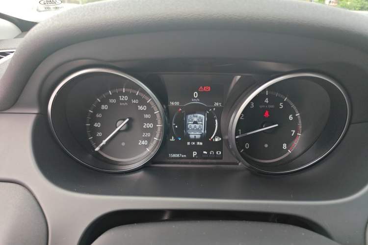 Used Land Rover Discovery Sport 2017 2.0T SE Instrument Cluster