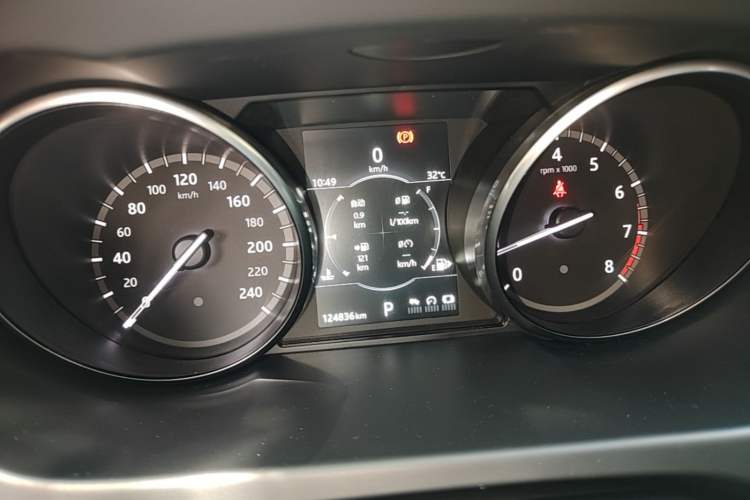 Used Land Rover Discovery Sport 2017 2.0T PURE Instrument Cluster