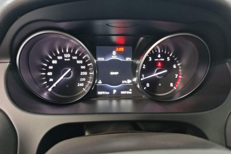 Used Land Rover Discovery Sport 2017 2.0T SE Instrument Cluster