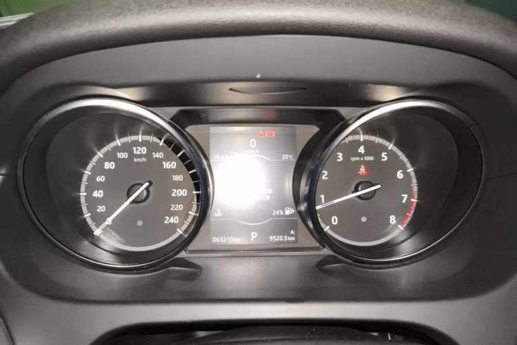 Used Land Rover Discovery Sport 2017 2.0T SE Instrument Cluster