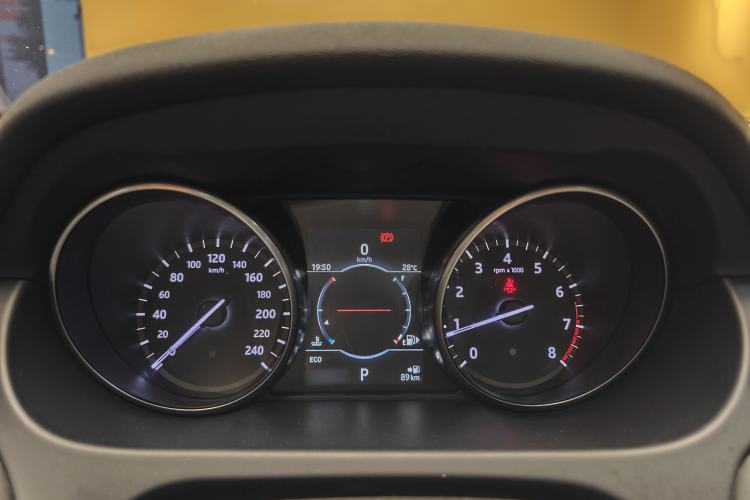 Used Land Rover Discovery Sport 2017 2.0T HSE Instrument Cluster