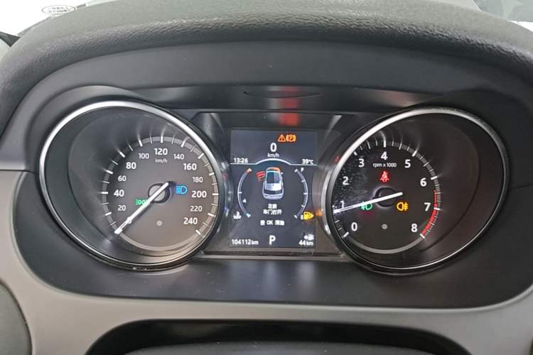 Used Land Rover Discovery Sport 2017 2.0T SE Instrument Cluster