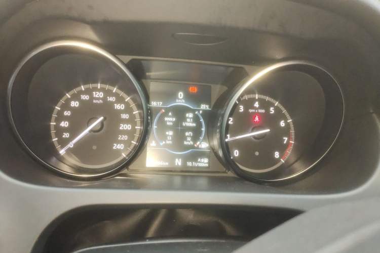 Used Land Rover Discovery Sport 2017 2.0T PURE Instrument Cluster