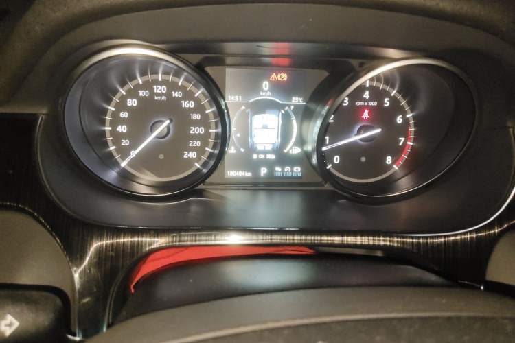 Used Land Rover Discovery Sport 2017 2.0T SE Instrument Cluster