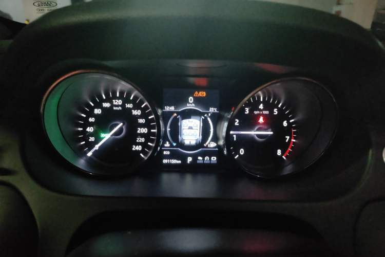 Used Land Rover Discovery Sport 2017 2.0T SE Instrument Cluster