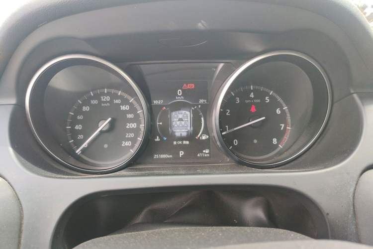 Used Land Rover Discovery Sport 2017 2.0T SE Instrument Cluster