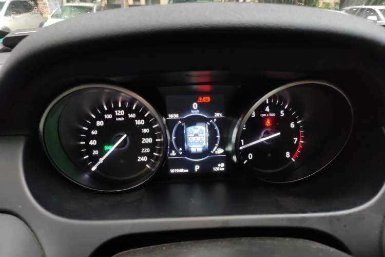 Used Land Rover Discovery Sport 2017 2.0T SE Instrument Cluster