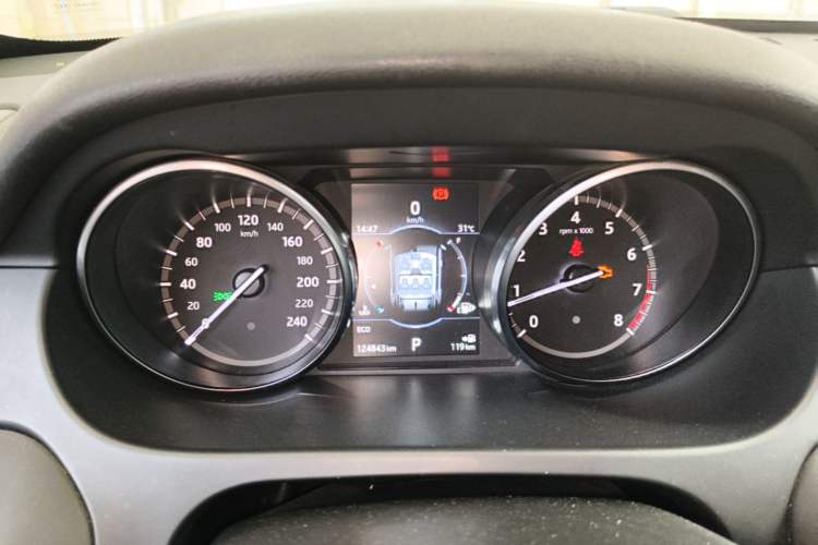 Used Land Rover Discovery Sport 2017 2.0T SE Instrument Cluster