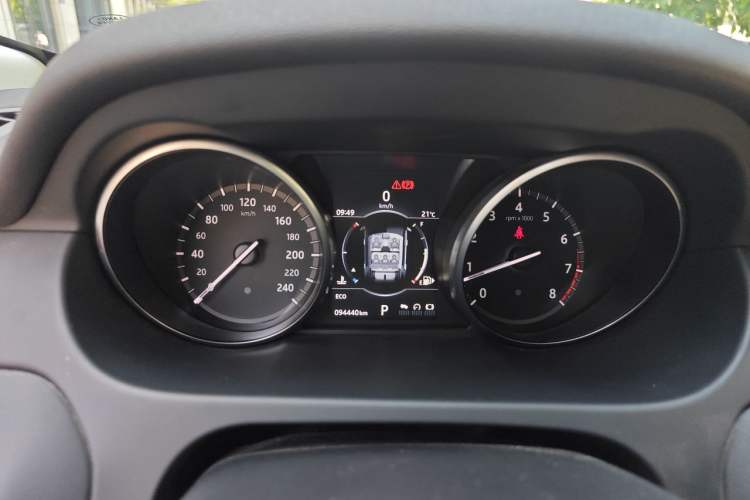 Used Land Rover Discovery Sport 2017 2.0T SE Instrument Cluster