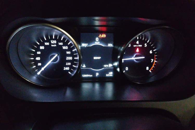 Used Land Rover Discovery Sport 2017 2.0T SE Instrument Cluster