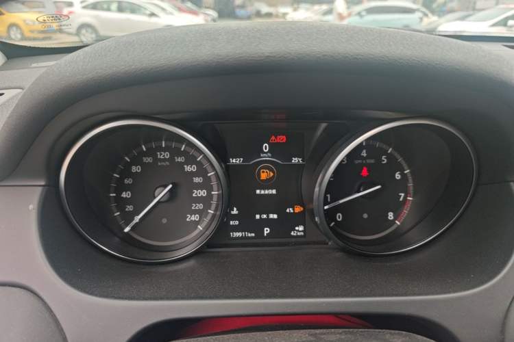 Used Land Rover Discovery Sport 2017 2.0T SE Instrument Cluster