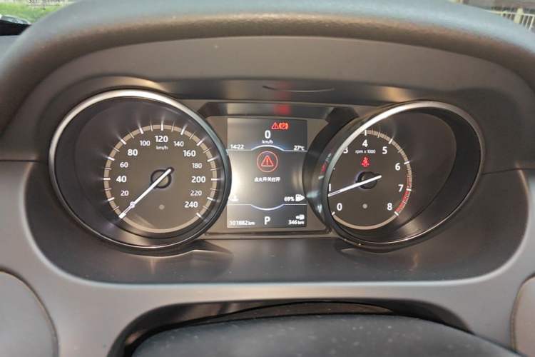 Used Land Rover Discovery Sport 2017 2.0T PURE Instrument Cluster