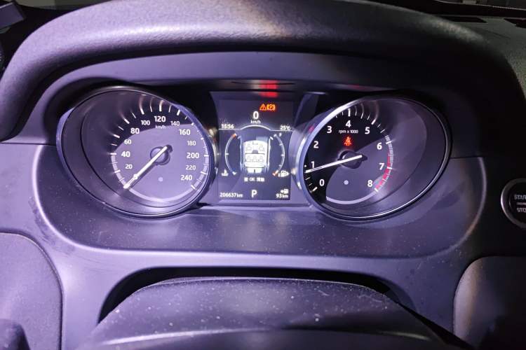 Used Land Rover Discovery Sport 2017 2.0T SE Instrument Cluster