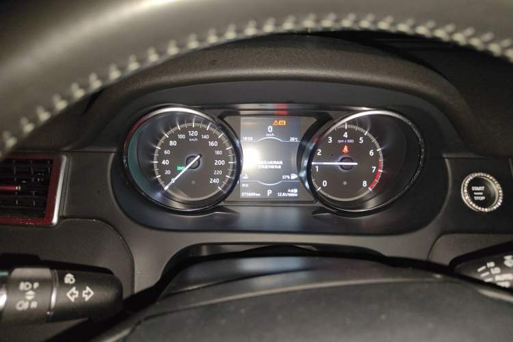 Used Land Rover Discovery Sport 2017 2.0T SE Instrument Cluster