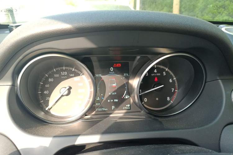 Used Land Rover Discovery Sport 2017 2.0T SE Instrument Cluster