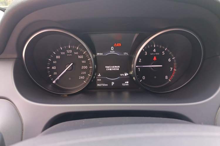 Used Land Rover Discovery Sport 2017 2.0T SE Instrument Cluster