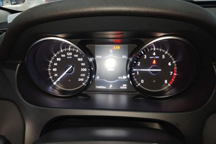Used Land Rover Discovery Sport 2017 2.0T SE Instrument Cluster