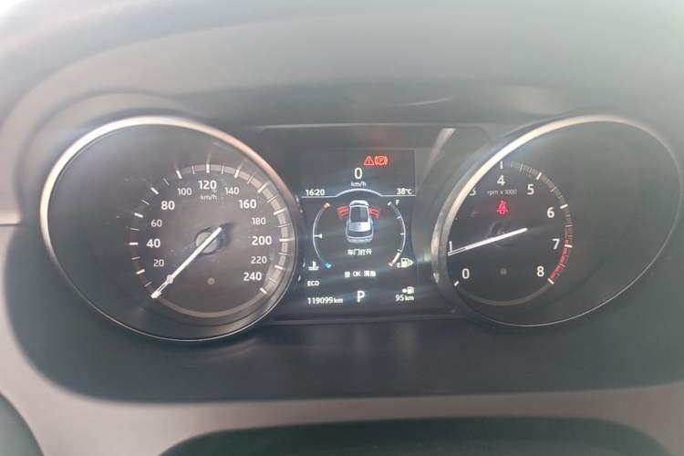 Used Land Rover Discovery Sport 2017 2.0T SE Instrument Cluster