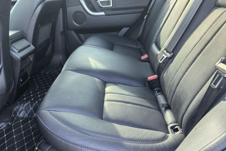 Used Land Rover Discovery Sport 2017 2.0T SE Interior 1