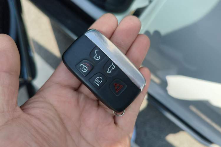 Used Land Rover Discovery Sport 2017 2.0T HSE Interior 1